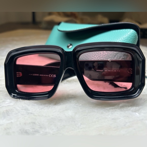 Loewe - Picture 1 of 6